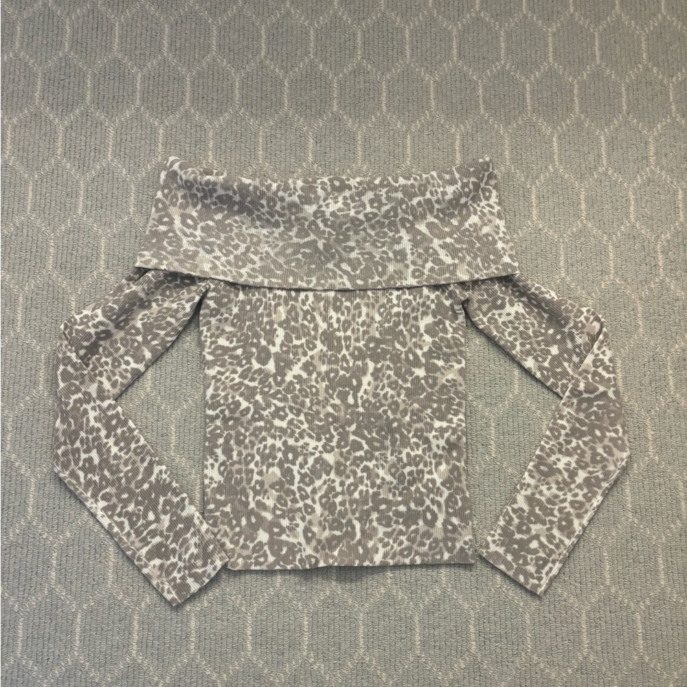 Aritzia Sweater Top
